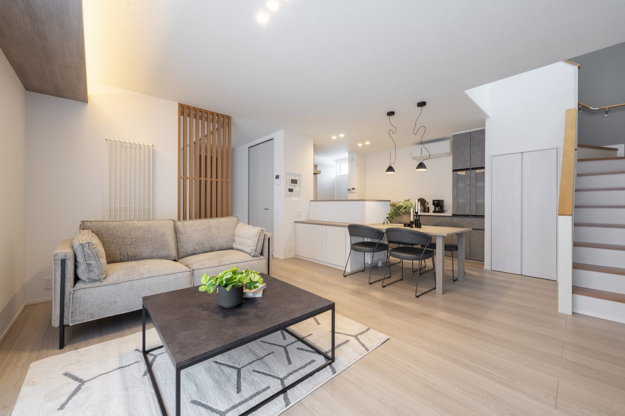 横並びのダイニングキッチン_イメージ