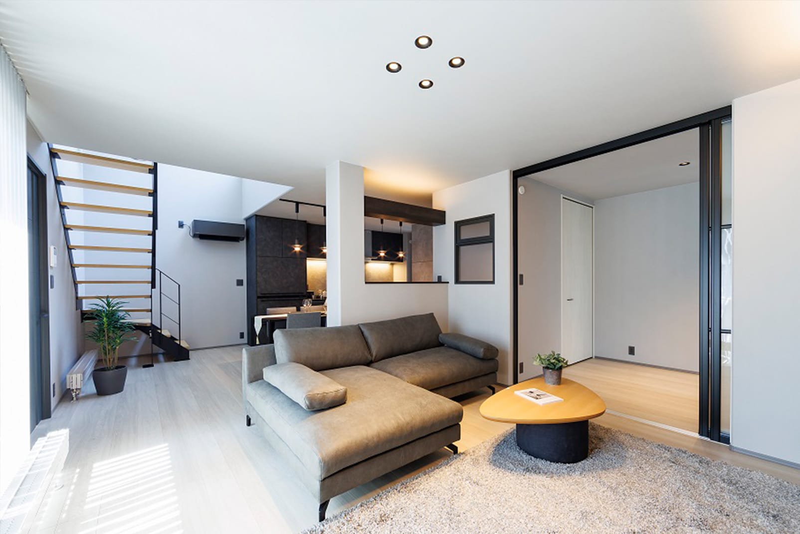 旭川市東光1条5丁目No.2_リビング