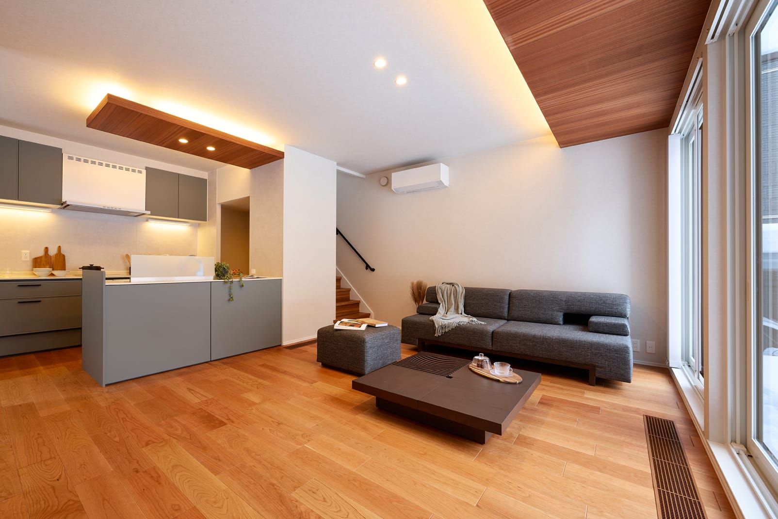 THE DESIGNER'S HEIM宮の森モデルハウスNo.2_リビング