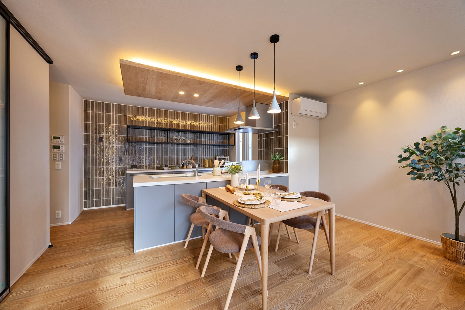 THE DESIGNER'S HEIM恵庭モデルハウスNo.2_ダイニング