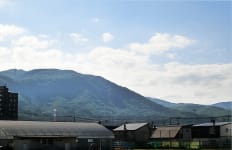 手稲連山を望む（現地より約700～750m）