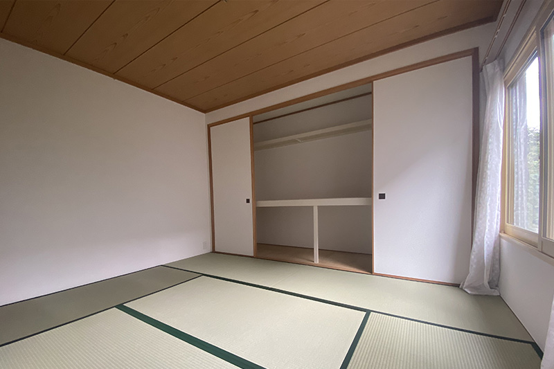 1階6.0帖の居室。和室から洋室へリフォーム予定。(リフォーム費用は販売価格に含まれています。)