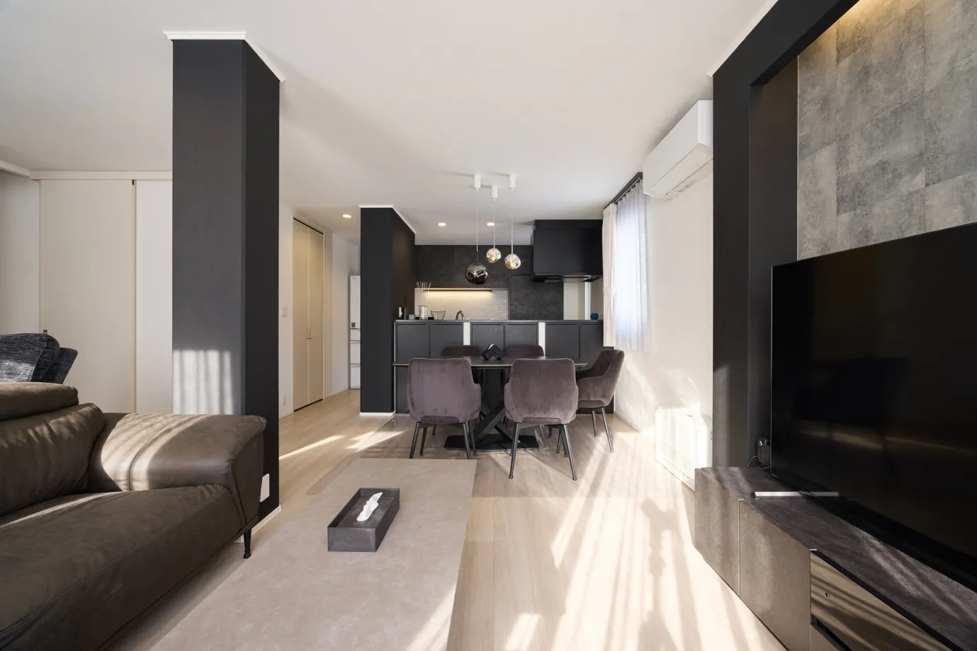 キッチンからリビング・ダイニングが見渡せる開放感が魅力