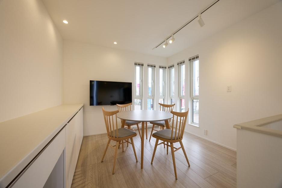 平岡展示場_資料コーナー