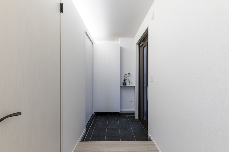 スマートハイムプレイス福住3条12丁目モデルハウスNo.1_玄関