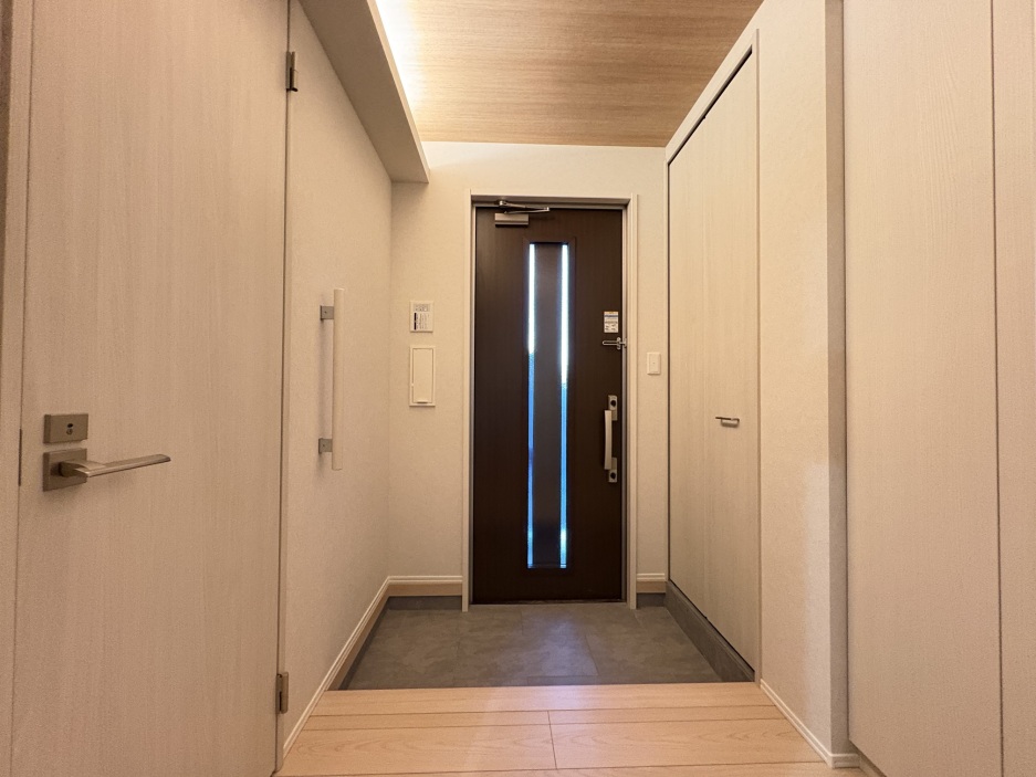 スマートハイムプレイスとん田東町モデルハウスNo.1_玄関