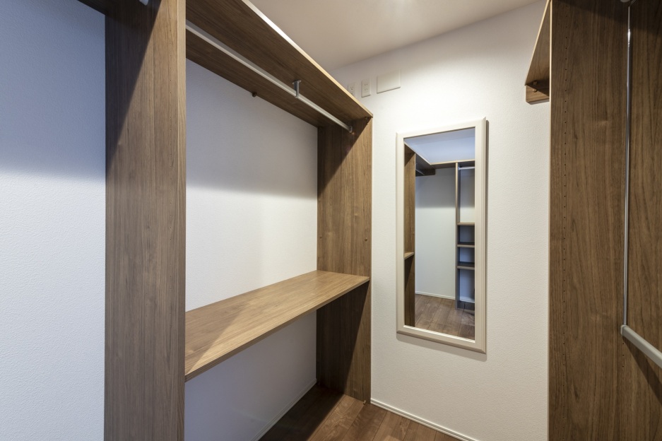 スマートハイムプレイス野幌住吉町モデルハウスNo.1_主寝室内WIC