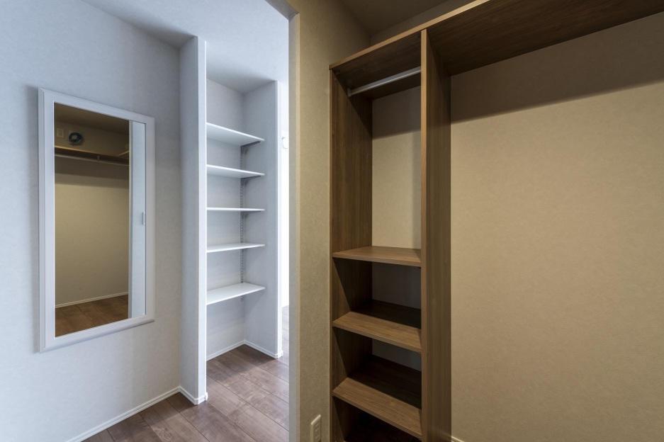 スマートハイムプレイス野幌住吉町モデルハウスNo.2_主寝室内WIC