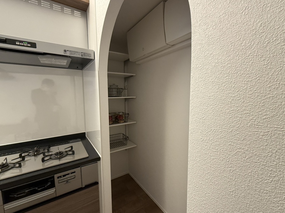 スマートハイムシティ発寒8条14丁目モデルハウスNo.4-4_キッチン横収納