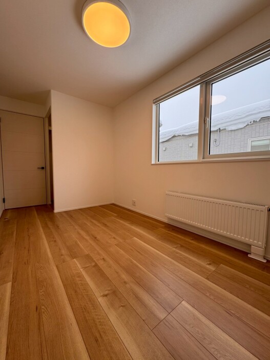 旭川市春光5条1丁目モデルハウス2号棟_洋室2