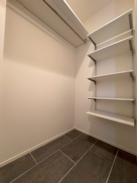 旭川市春光5条1丁目モデルハウス2号棟_玄関クローク