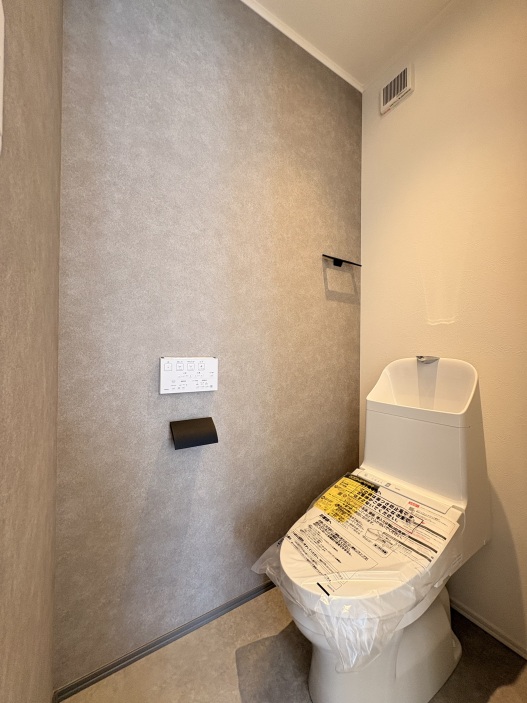 スマートハイムプレイスとん田東町モデルハウスNo.2_2階トイレ