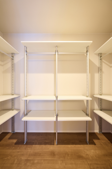 THE DESIGNER'S HEIM宮の森モデルハウスNo.2_主寝室内WIC