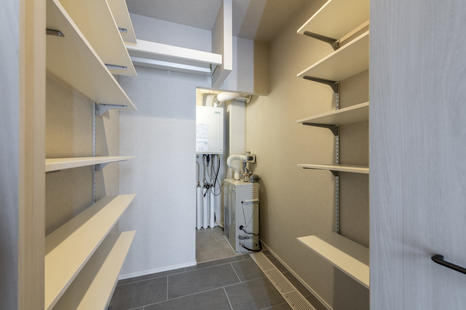 スマートハイムプレイス北郷モデルハウスNo.1_玄関内WIC
