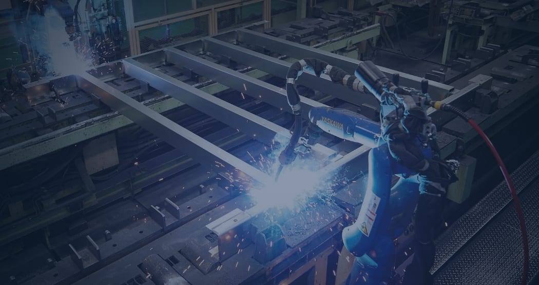 工場での溶接の様子